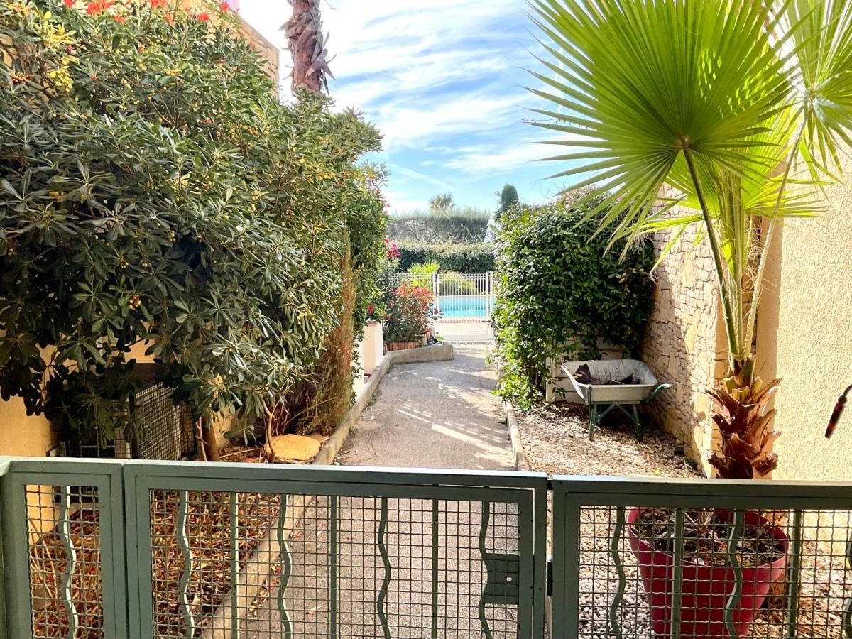 Appartement Sanary Vue Mer Au Calme Екстериор снимка