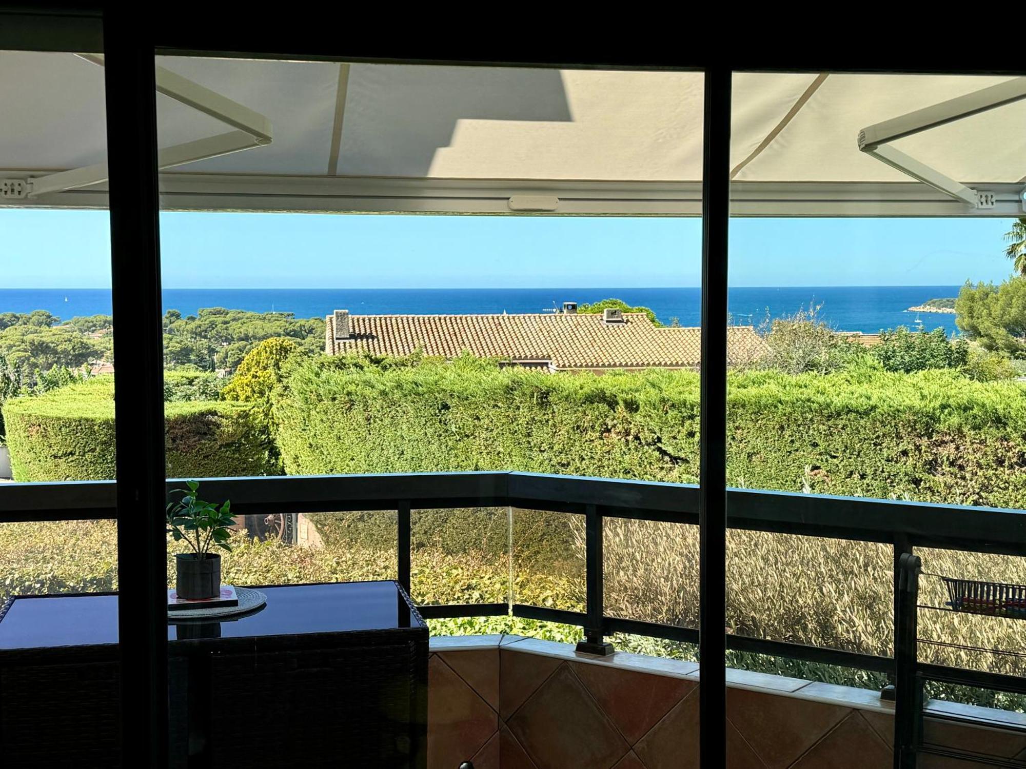 Appartement Sanary Vue Mer Au Calme Екстериор снимка